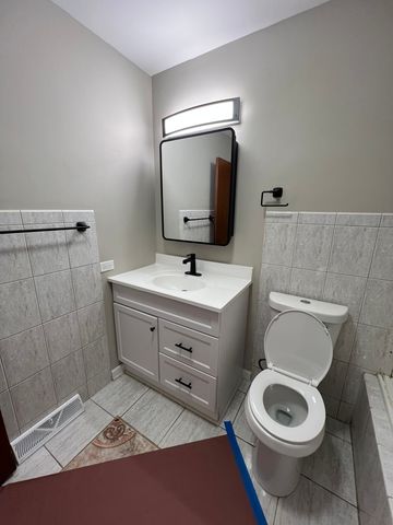 530 N Arizona Avenue, Glenwood, IL 60425