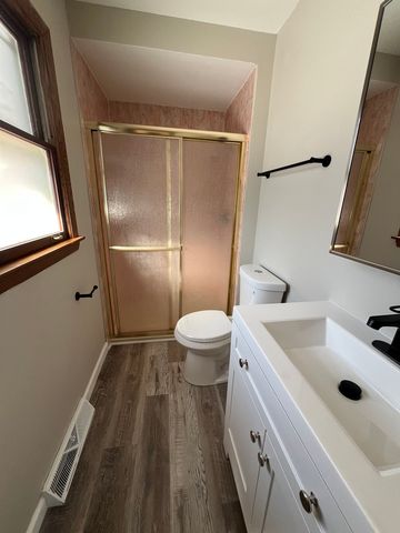 530 N Arizona Avenue, Glenwood, IL 60425