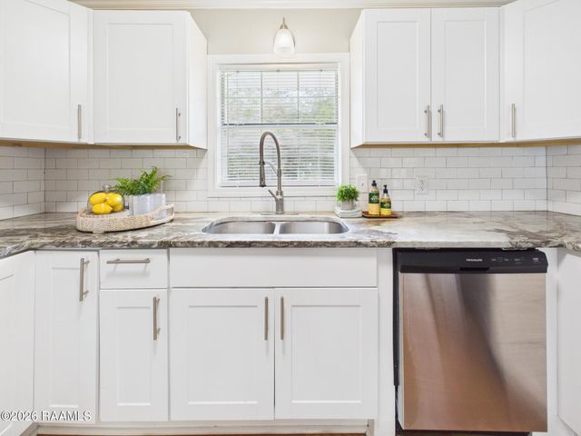 6235 Woodlawn Road, Maurice, LA 70555