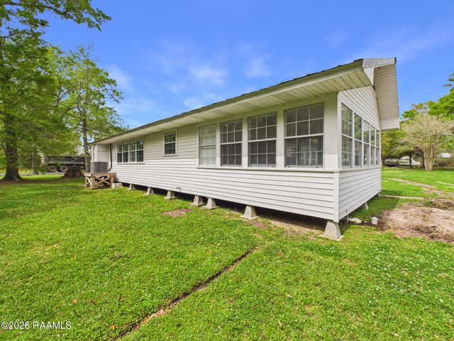 6235 Woodlawn Road, Maurice, LA 70555