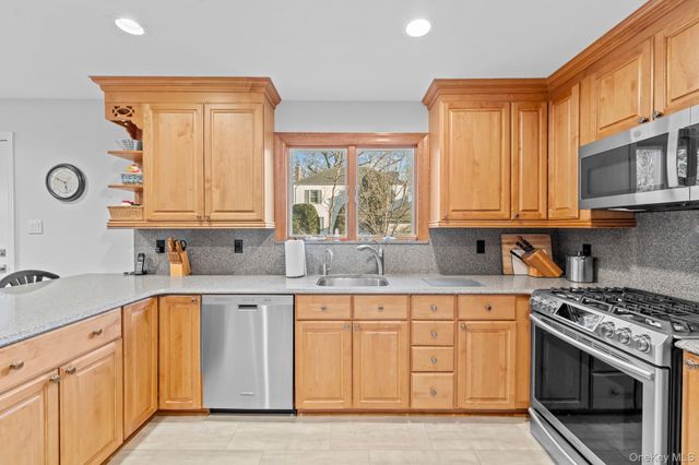 170 Woodbine Avenue, Merrick, NY 11566