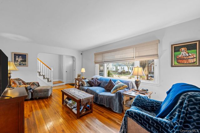 170 Woodbine Avenue, Merrick, NY 11566