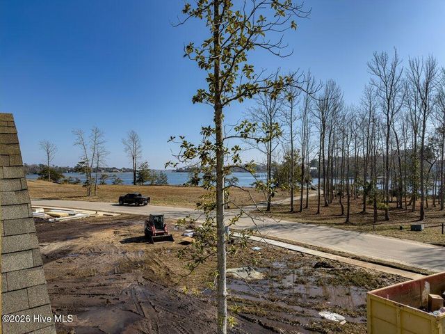 1061 Crown Pointe Drive, Hampstead, NC 28443