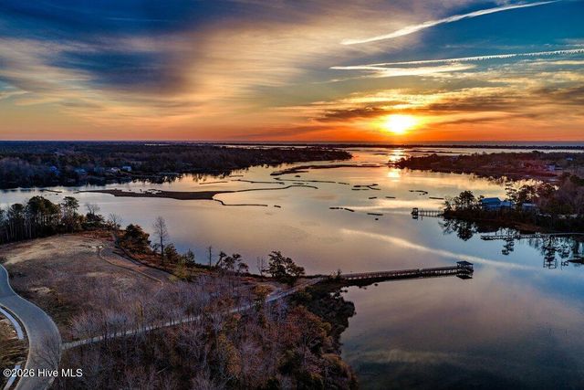 1061 Crown Pointe Drive, Hampstead, NC 28443