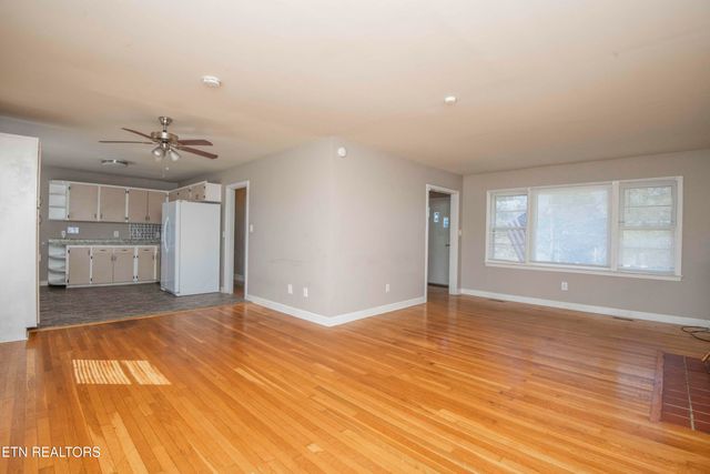 404 Douglas Lane, Clinton, TN 37716