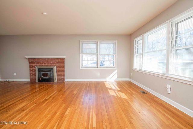 404 Douglas Lane, Clinton, TN 37716