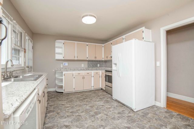 404 Douglas Lane, Clinton, TN 37716