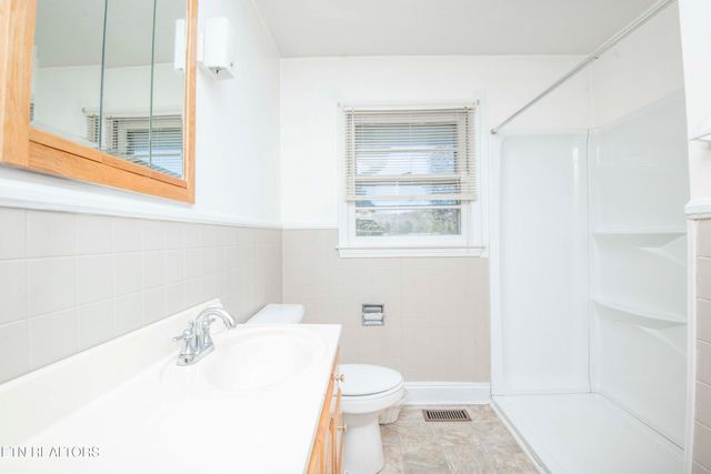 404 Douglas Lane, Clinton, TN 37716