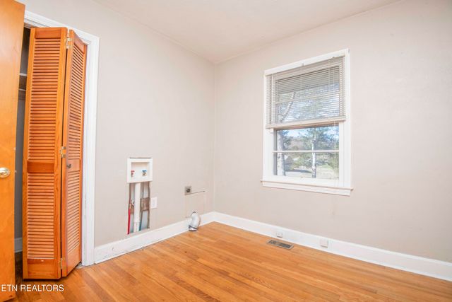 404 Douglas Lane, Clinton, TN 37716