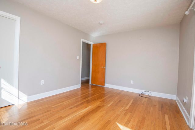 404 Douglas Lane, Clinton, TN 37716