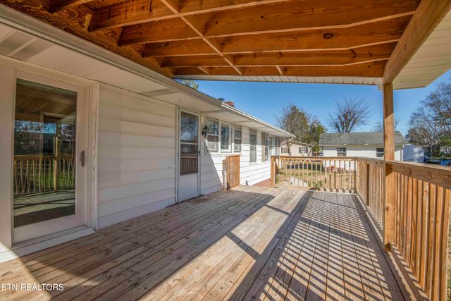 404 Douglas Lane, Clinton, TN 37716