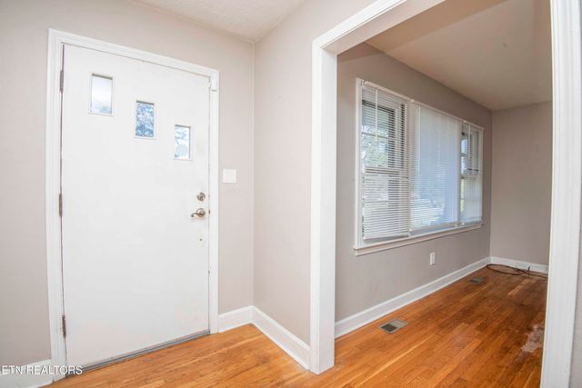 404 Douglas Lane, Clinton, TN 37716