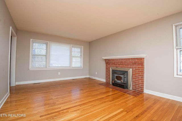 404 Douglas Lane, Clinton, TN 37716