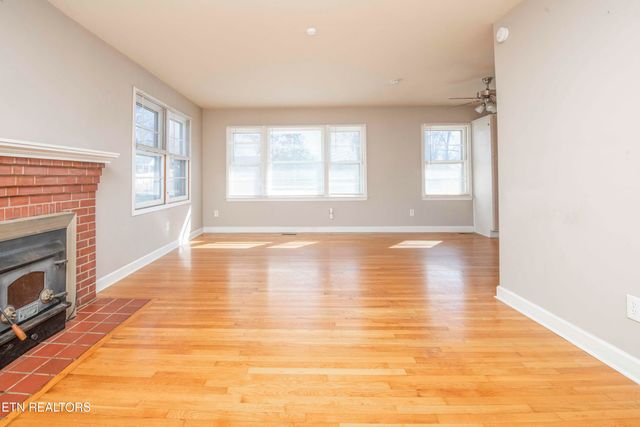 404 Douglas Lane, Clinton, TN 37716