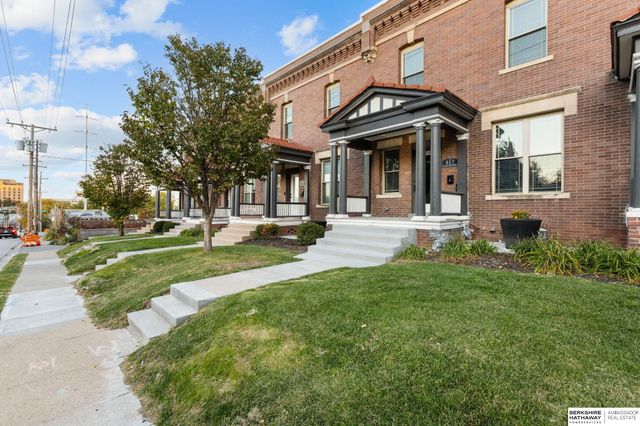 817 S 33rd Street, Omaha, NE 68105