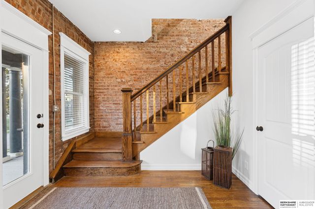 817 S 33rd Street, Omaha, NE 68105