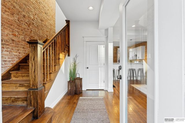 817 S 33rd Street, Omaha, NE 68105