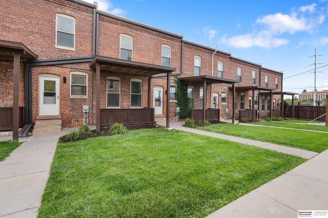 817 S 33rd Street, Omaha, NE 68105