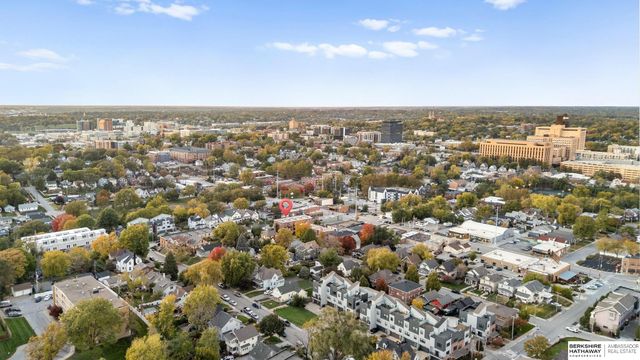 817 S 33rd Street, Omaha, NE 68105