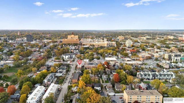 817 S 33rd Street, Omaha, NE 68105