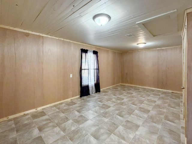 318 DAINGERFIELD ST, Naples, TX 75568