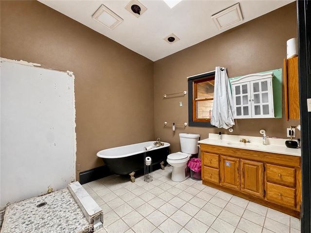 7015 Barton Street, San Bernardino, CA 92404