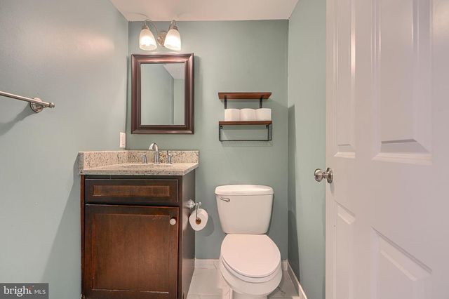325 S REGESTER ST, Baltimore, MD 21231
