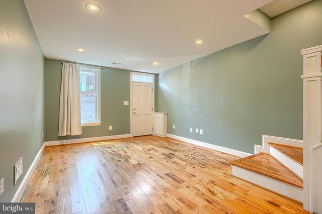 325 S REGESTER ST, Baltimore, MD 21231