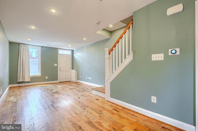 325 S REGESTER ST, Baltimore, MD 21231