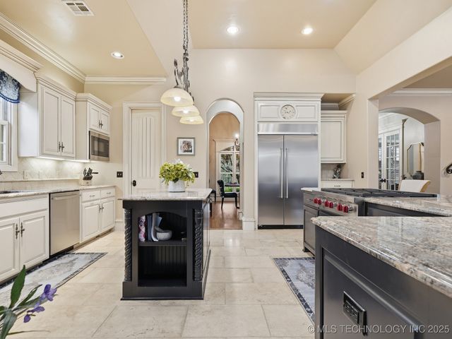 10121 N Glen Ellen Road, Owasso, OK 74055