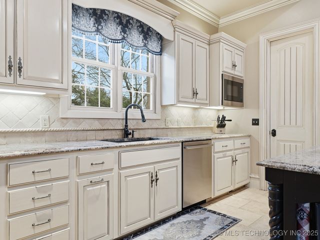 10121 N Glen Ellen Road, Owasso, OK 74055