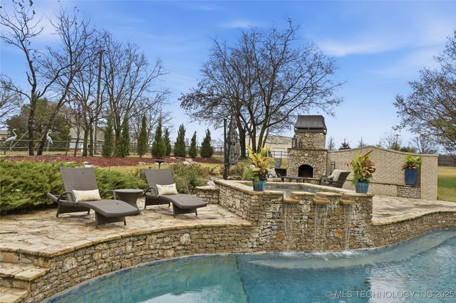 10121 N Glen Ellen Road, Owasso, OK 74055