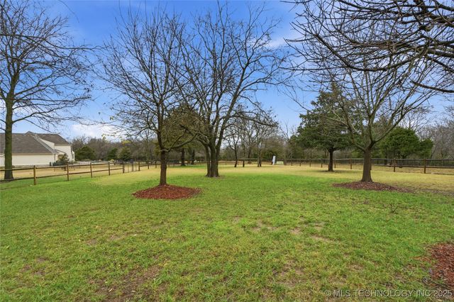 10121 N Glen Ellen Road, Owasso, OK 74055