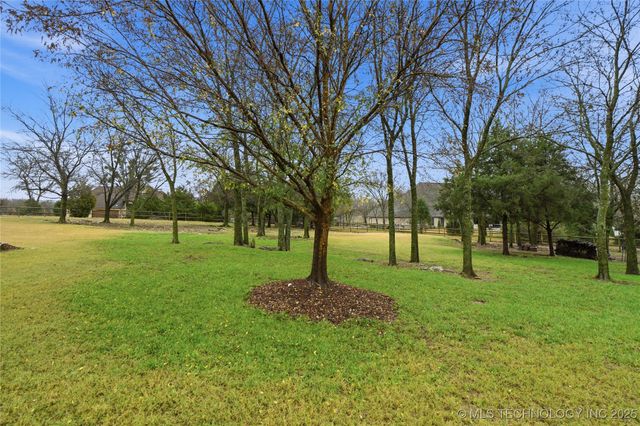 10121 N Glen Ellen Road, Owasso, OK 74055