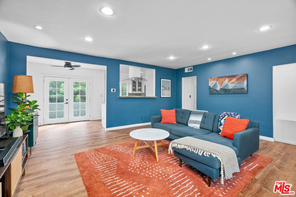 6160 Whitsett Avenue 10, North Hollywood, CA 91606 — exterior