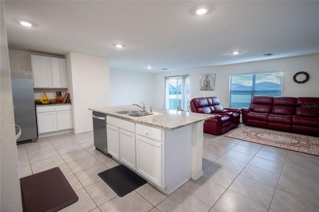 16546 MOSAIC OAR DRIVE, Wimauma, FL 33598