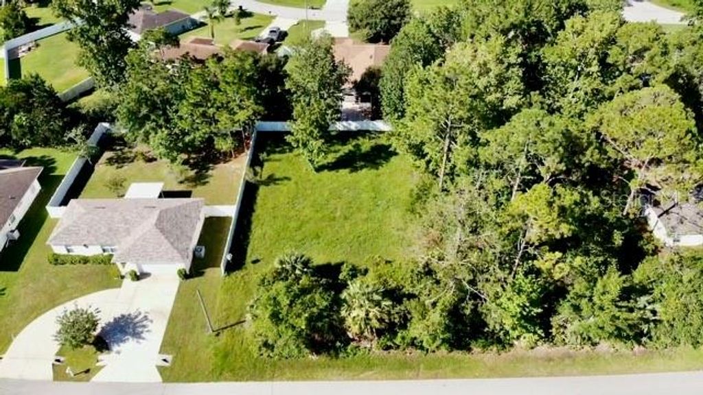 Image 10 of property listing at 106 ROLLING SANDS DRIVE, Palm Coast, FL 32164