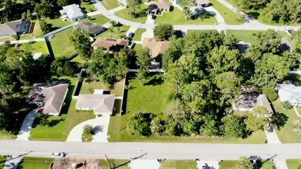 Image 9 of property listing at 106 ROLLING SANDS DRIVE, Palm Coast, FL 32164
