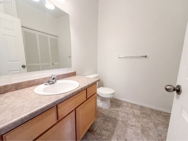546 Ne KNOTT St, Portland, OR 97212