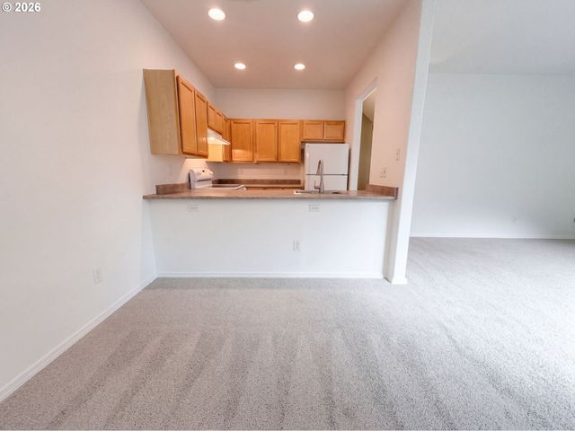 546 Ne KNOTT St, Portland, OR 97212