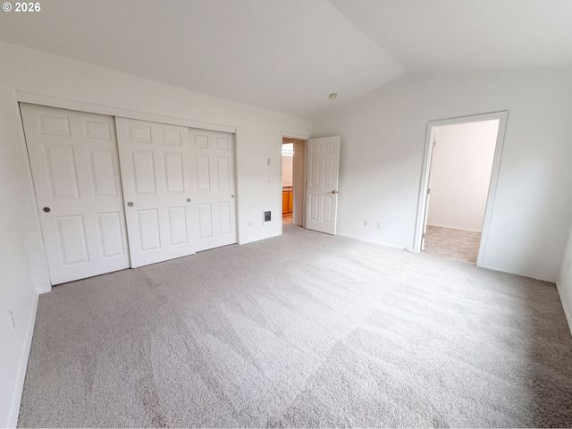 546 Ne KNOTT St, Portland, OR 97212