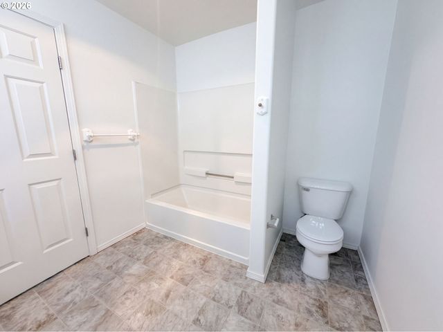 546 Ne KNOTT St, Portland, OR 97212