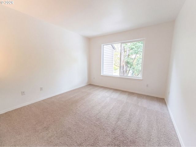 546 Ne KNOTT St, Portland, OR 97212