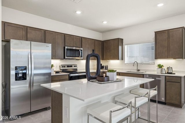 17609 W ONYX Avenue, Waddell, AZ 85355