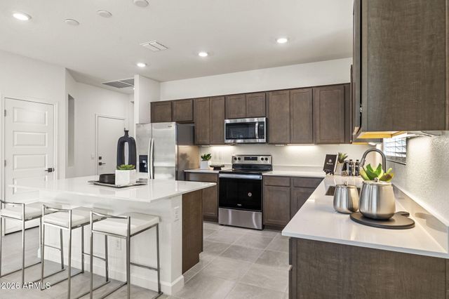 17609 W ONYX Avenue, Waddell, AZ 85355