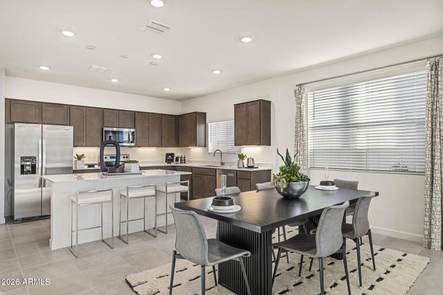 17609 W ONYX Avenue, Waddell, AZ 85355