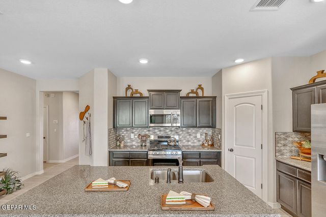 3853 Belief Lane, El Paso, TX 79928