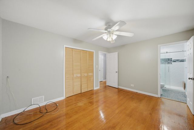 601 E Dogwood Lane, Mount Prospect, IL 60056