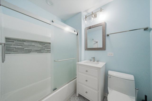 601 E Dogwood Lane, Mount Prospect, IL 60056