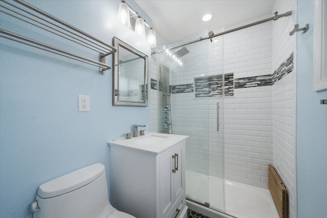 601 E Dogwood Lane, Mount Prospect, IL 60056